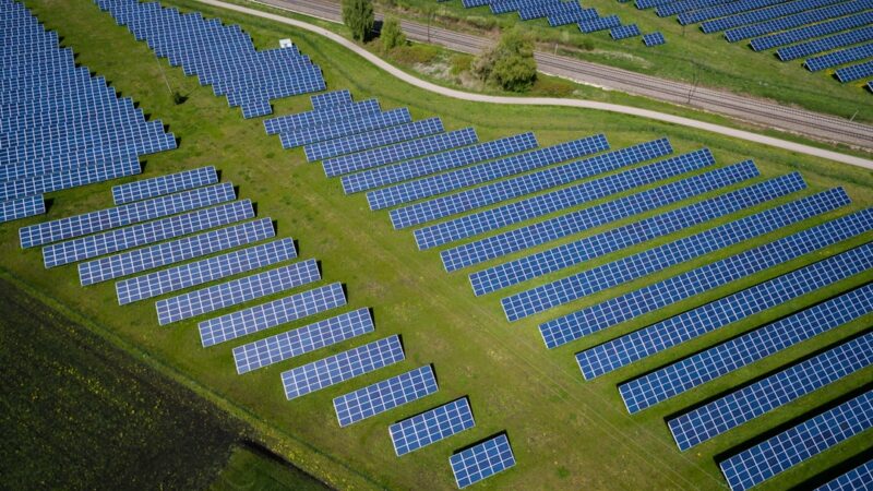 Solceller: En Grøn Fremtid med Øgaard A/S